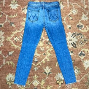 Mother Denim The Looker Ankle Fray Groovy Kind of Love size 28” with 27” inseam